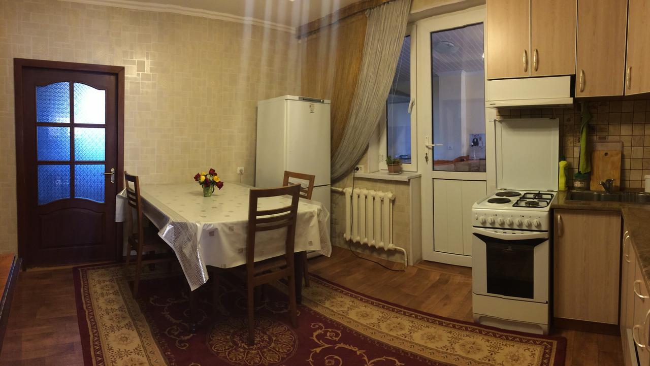 Holiday Hostel House Бишкек Экстерьер фото