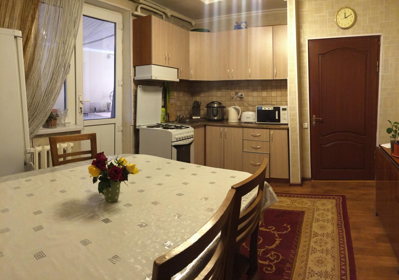 Holiday Hostel House Бишкек Экстерьер фото