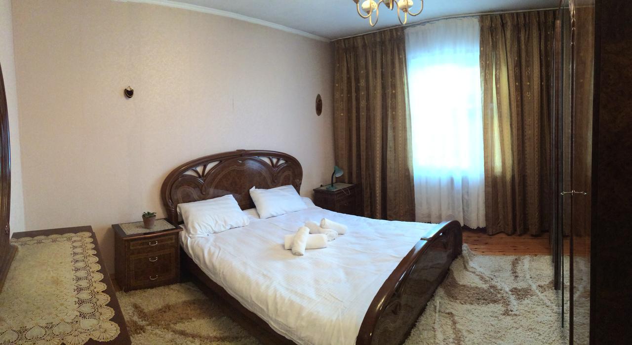 Holiday Hostel House Бишкек Экстерьер фото