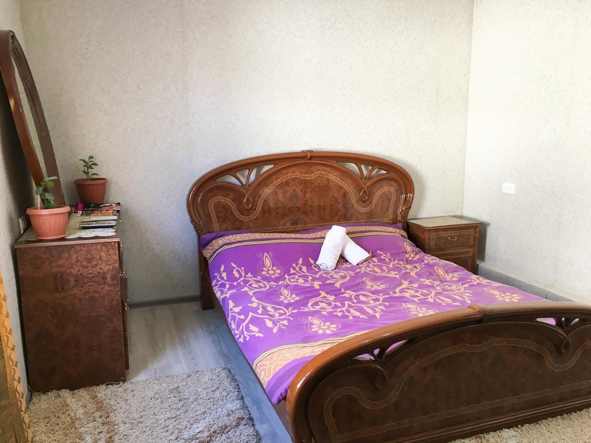 Holiday Hostel House Бишкек Экстерьер фото