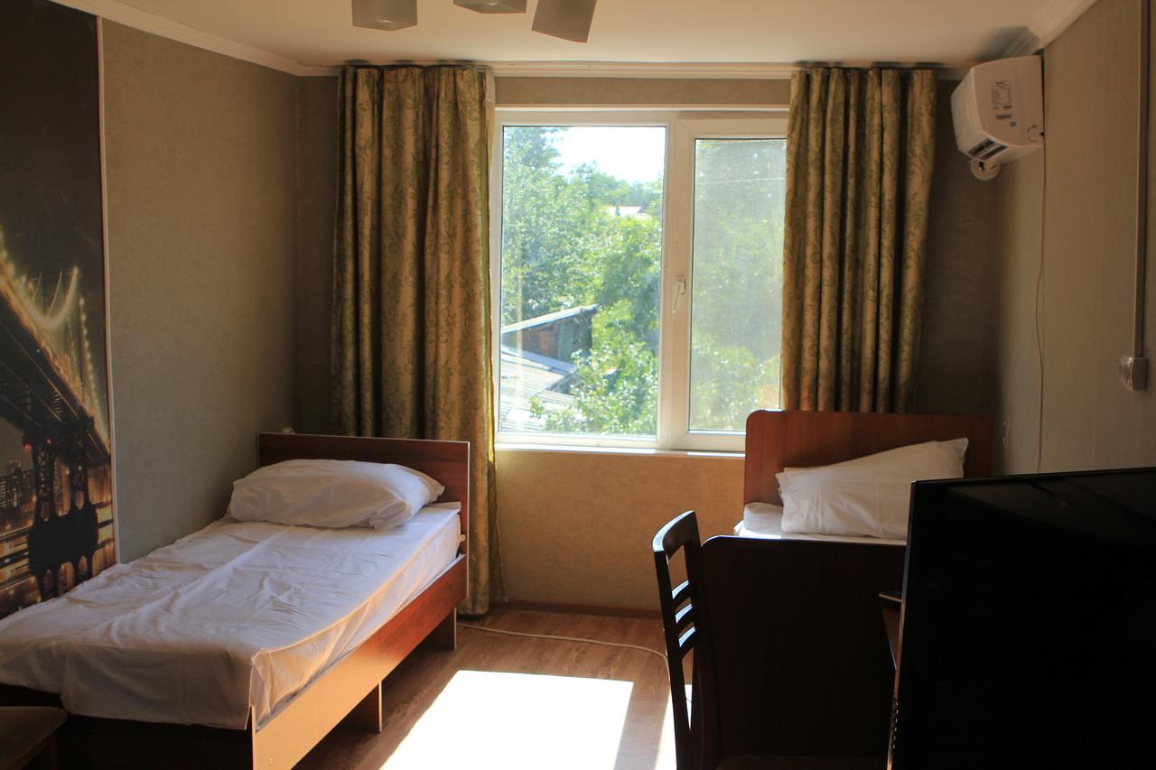 Holiday Hostel House Бишкек Экстерьер фото