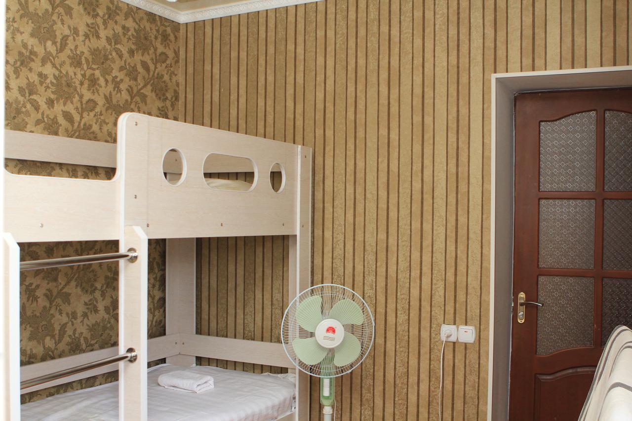 Holiday Hostel House Бишкек Экстерьер фото
