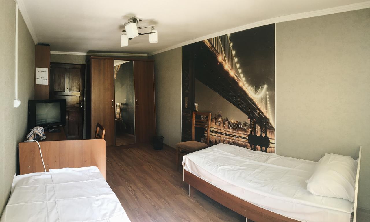 Holiday Hostel House Бишкек Экстерьер фото