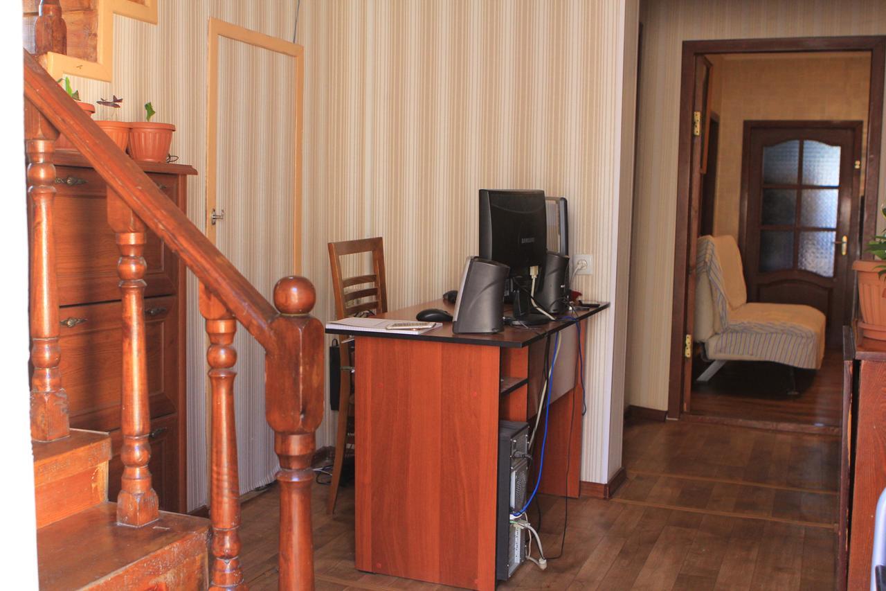 Holiday Hostel House Бишкек Экстерьер фото