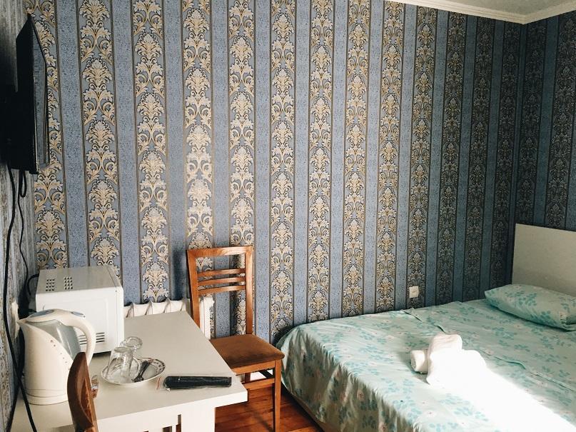 Holiday Hostel House Бишкек Экстерьер фото